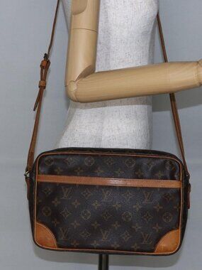 LOUIS VUITTON Monogram Trocadero 30 Shoulder Bag